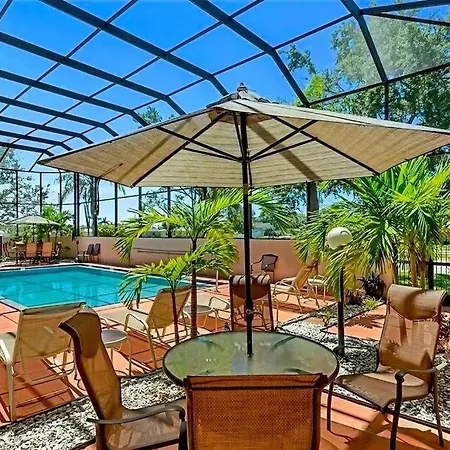 Bella Maris. Top Location. 5 Min Beach & Downtown.